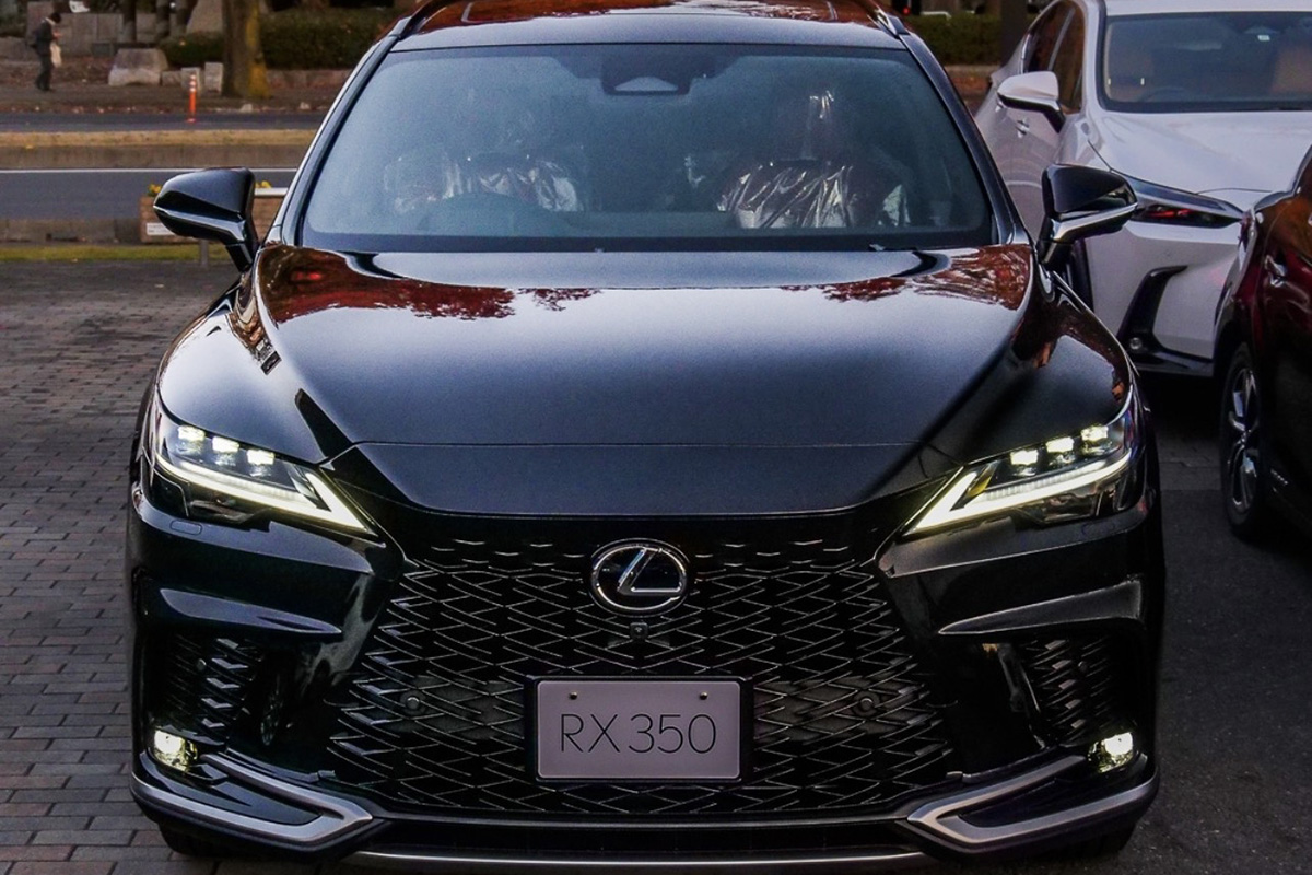 Lexus RX500H 2024 với ngoại hình lịch lãm, sang trọng